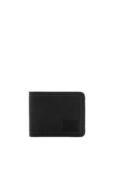 Μαύρο πορτοφόλι με ραφές