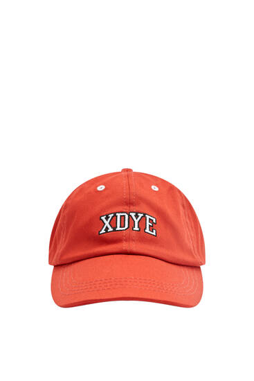 Καπέλο τζόκεϊ με κεντημένο κείμενο XDYE