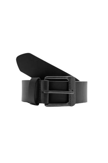 Faux leather belt with textured buckle