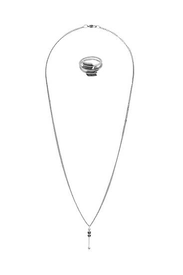 Strieborný náhrdelník s príveskom šípky