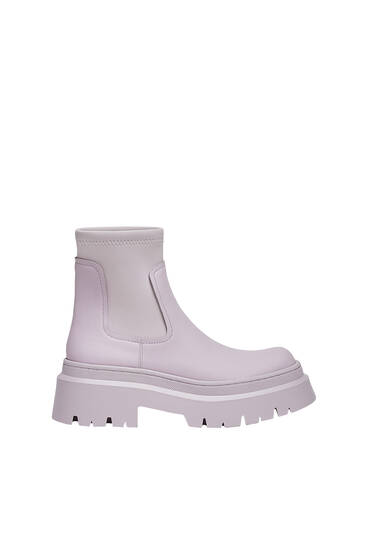 Rubberised flat ankle boots