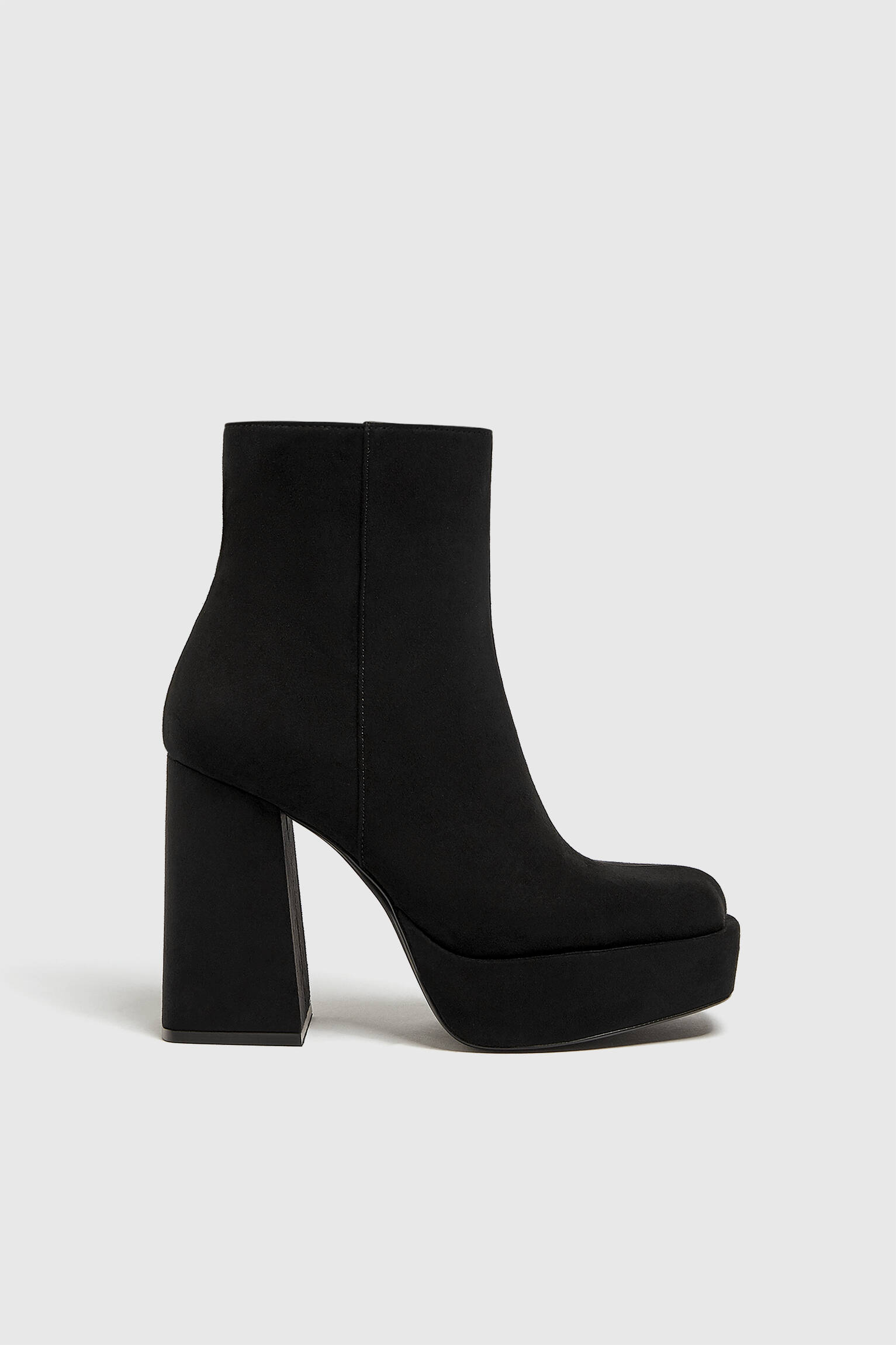 Bottines Noires Pointues Pull&Bear Taille 39 - Style à Enfiler, Talon Bas, Neuf Sans Emballage