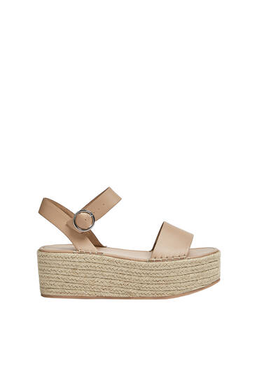 Wedge espadrilles with buckle