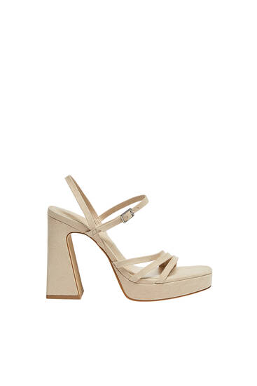 Descubre la Colección de Zapatos de Mujer | PULL\u0026BEAR