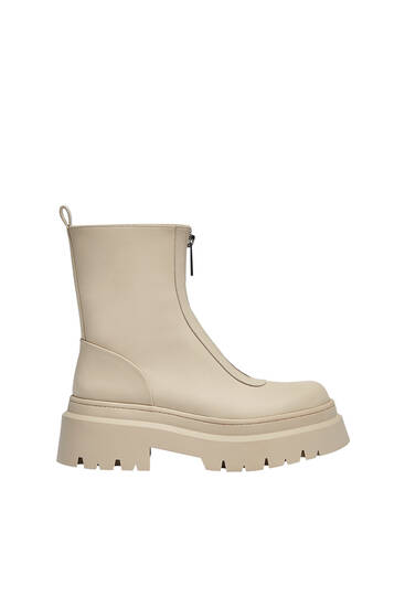 Flat boots with zip detail. - PULL&BEAR