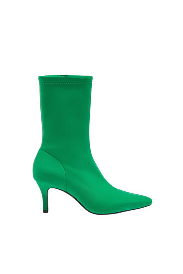 Women's Stylish Boots and Ankle Boots 