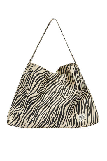 pull and bear handbags