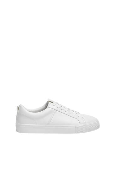 Casual perforated trainers