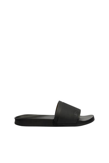 Monochrome slide sandals