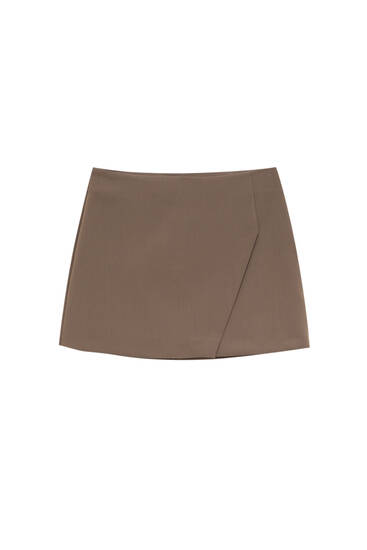 Mid-waist mini skirt