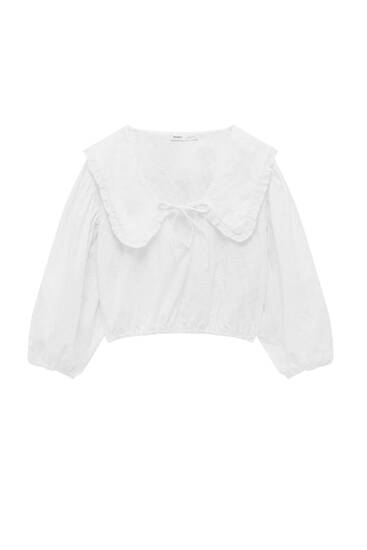 Cropped blouse with Peter Pan collar