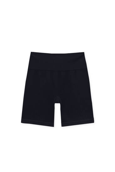 Cycling shorts with a wide waistband