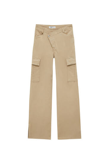 Cargo trousers with crossover waistband