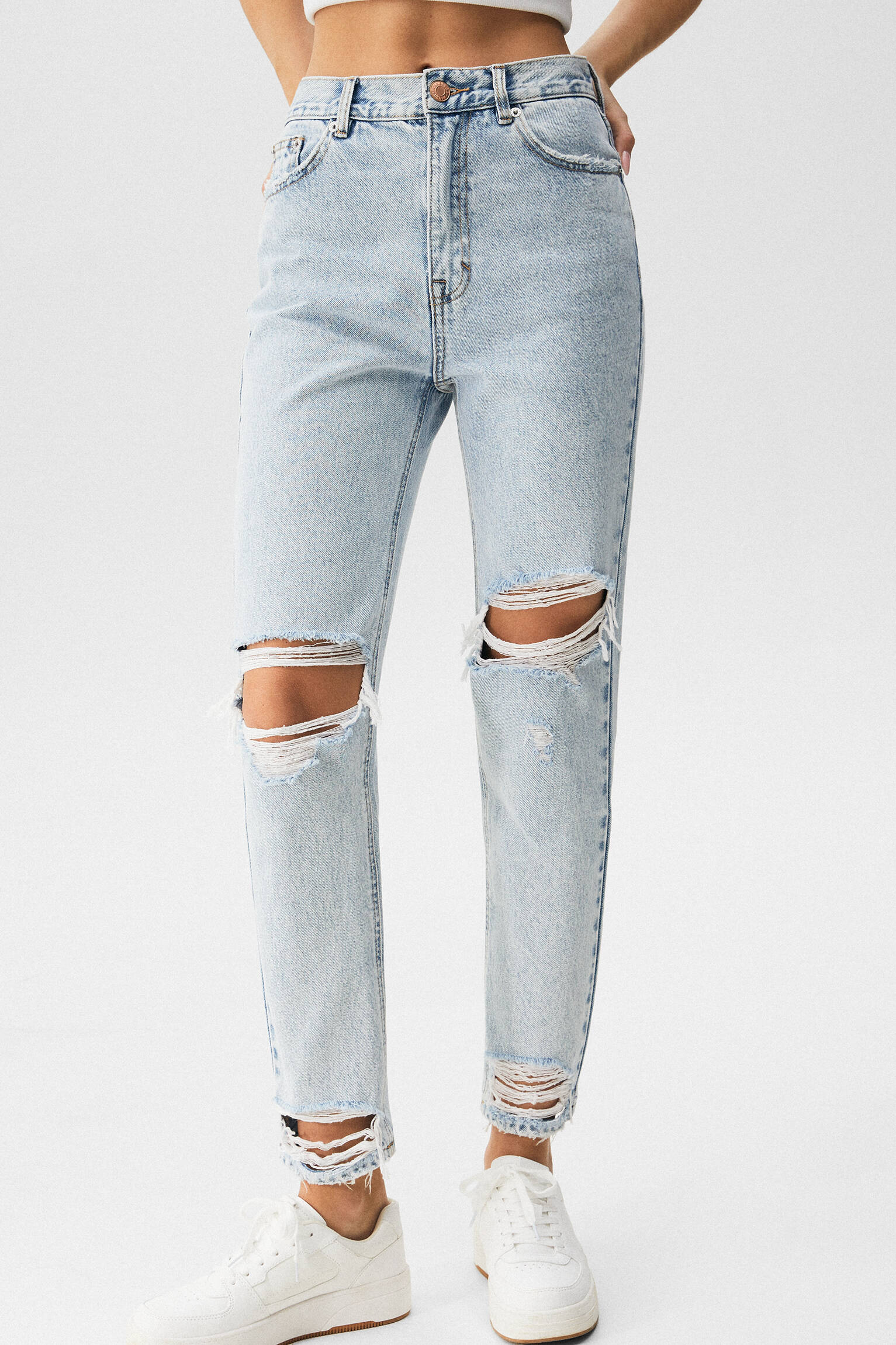 pull and bear ripped mom jeans