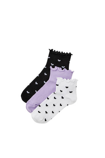 3-pack of scalloped socks with heart print