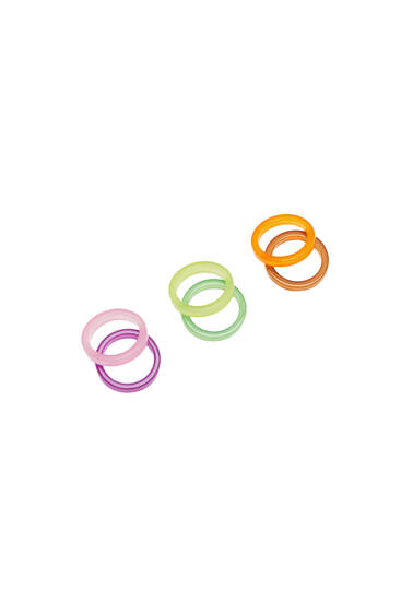 Sada 6 barevných prstenů z pryskyřice