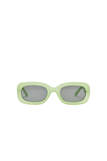 Okulary przeciwsłoneczne w kolorowych oprawkach