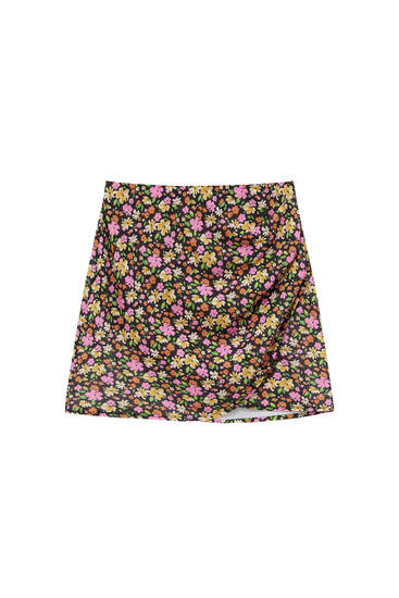 Mini skirt with a floral print