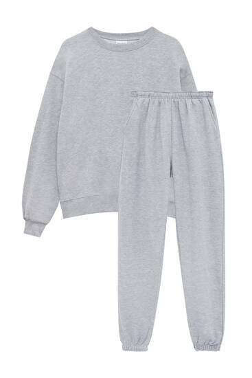 Pack of sweatshirt and jogging trousers