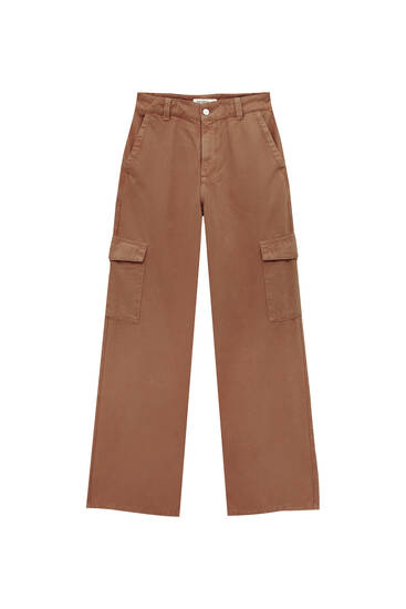 Wide-leg cargo pants with pockets