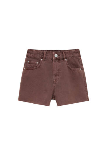 Mid-waist Bermuda shorts with frayed hems