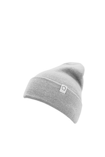 beanie hat pull and bear