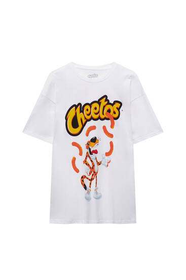 טי שירט בצבע לבן עם הדפס Cheetos