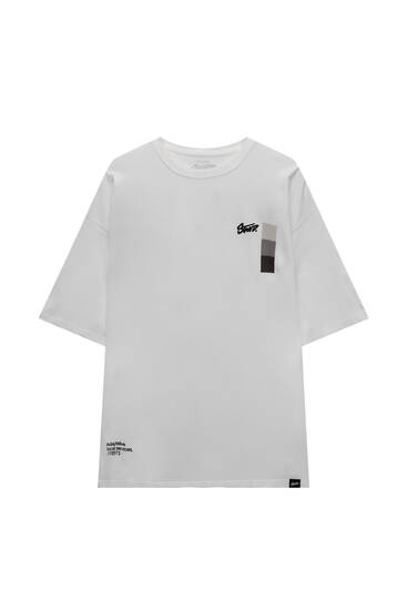 T-shirt blanc avec illustration STWD