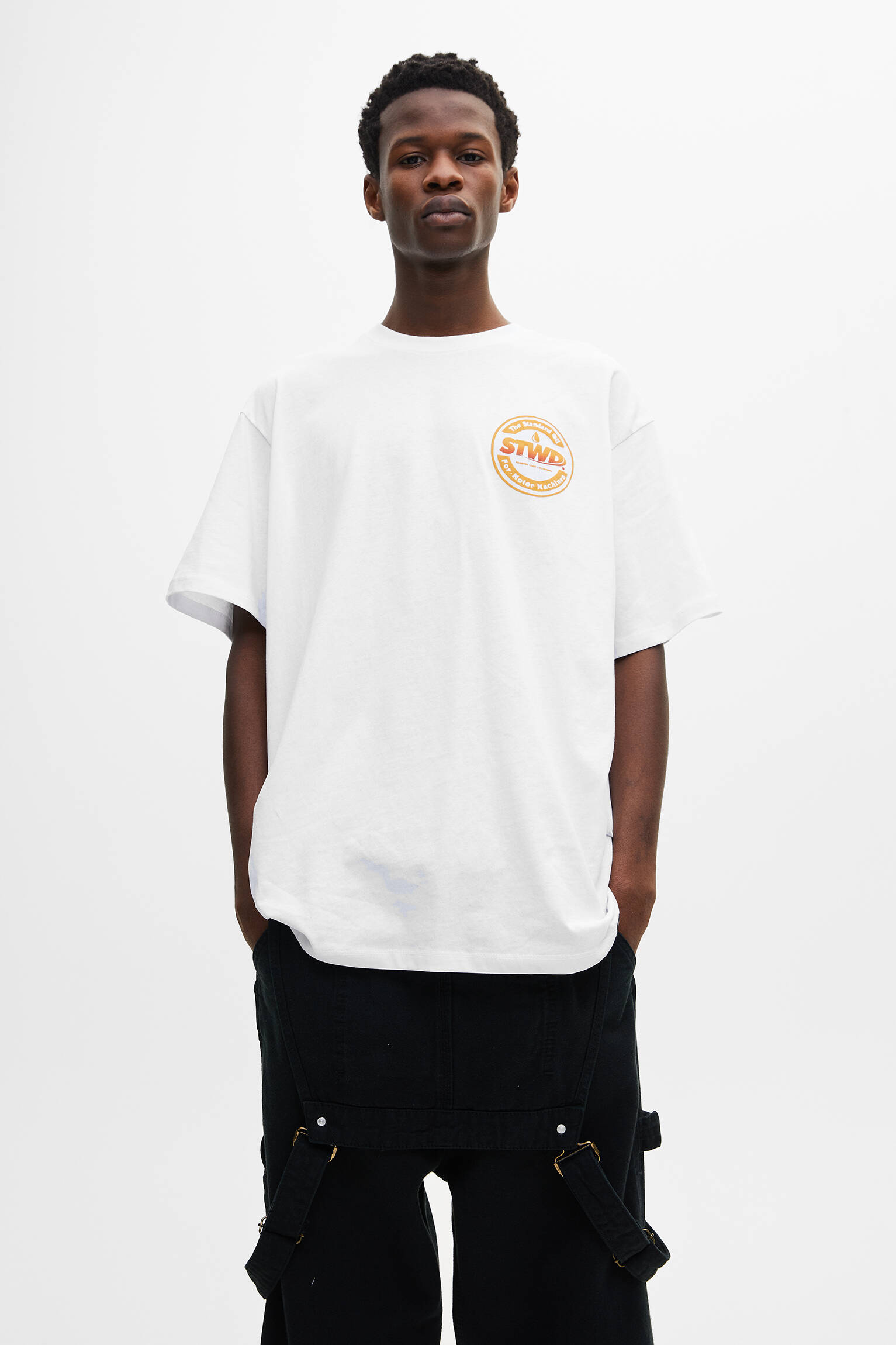 Pull & Bear - Short sleeve T-shirt with STWD patch