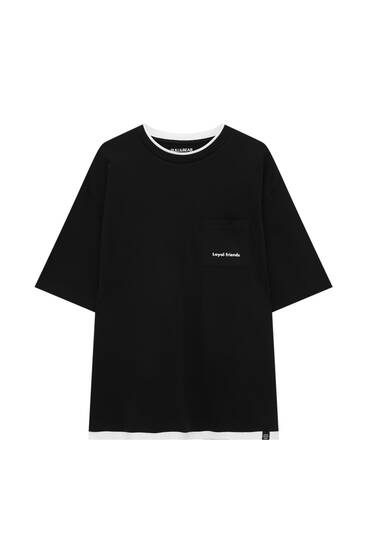Basic T-shirt with pocket and contrast rib trims