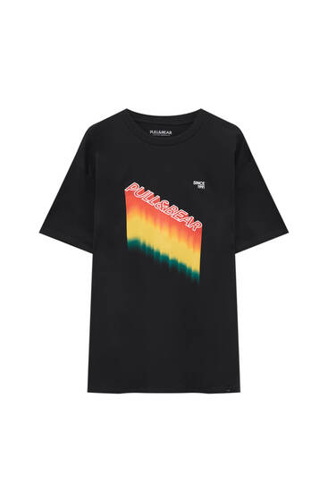 Coloured T-shirt with logo