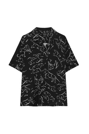 Short sleeve shirt with tiger print