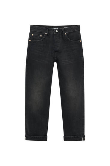 ג'ינס standard fit עם עיטור דהוי