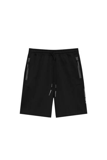 Jogger Bermuda shorts with contrast 