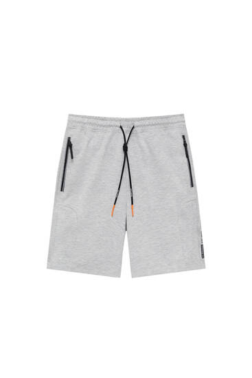 Jogger Bermuda shorts with contrast pockets