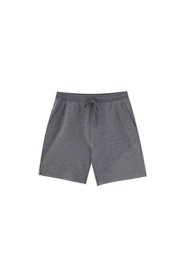 Basic jogger Bermuda shorts with pockets