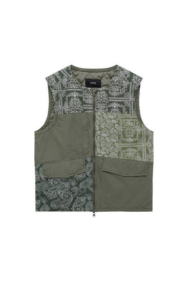 Chaleco acolchado print paisley - PULL\u0026BEAR