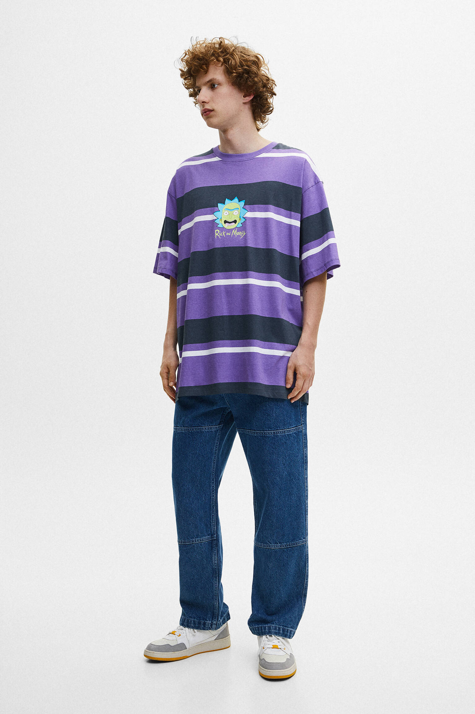 camiseta rick y morty pull and bear