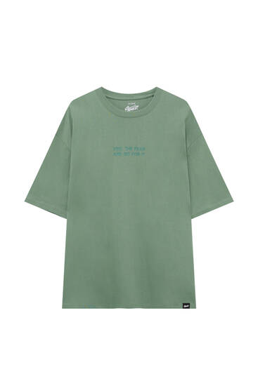 Πράσινη μπλούζα με σχέδιο κείμενο