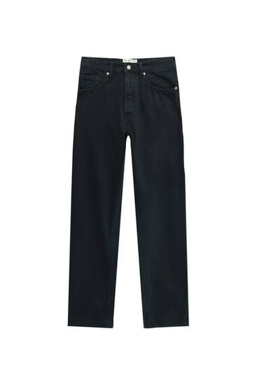 ג'ינס BASIC בגזרת standard fit