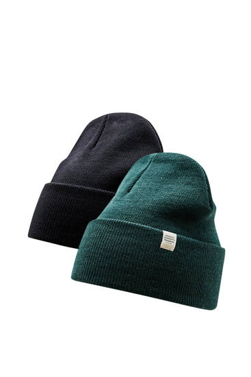 Pack of 2 black and green knit hats