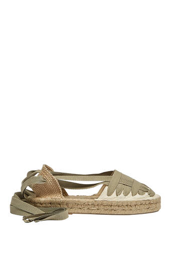 Descubre la Colección de Zapatos de Mujer | PULL\u0026BEAR