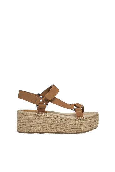 Wedge espadrilles with straps