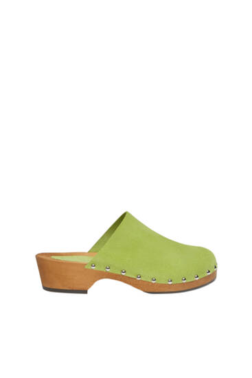 Zueco piel madera tachas - PULL\u0026BEAR