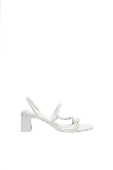 Descubre la Colección de Zapatos de Mujer | PULL\u0026BEAR