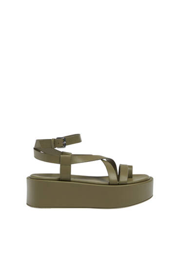 Descubre la Colección de Zapatos de Mujer | PULL\u0026BEAR