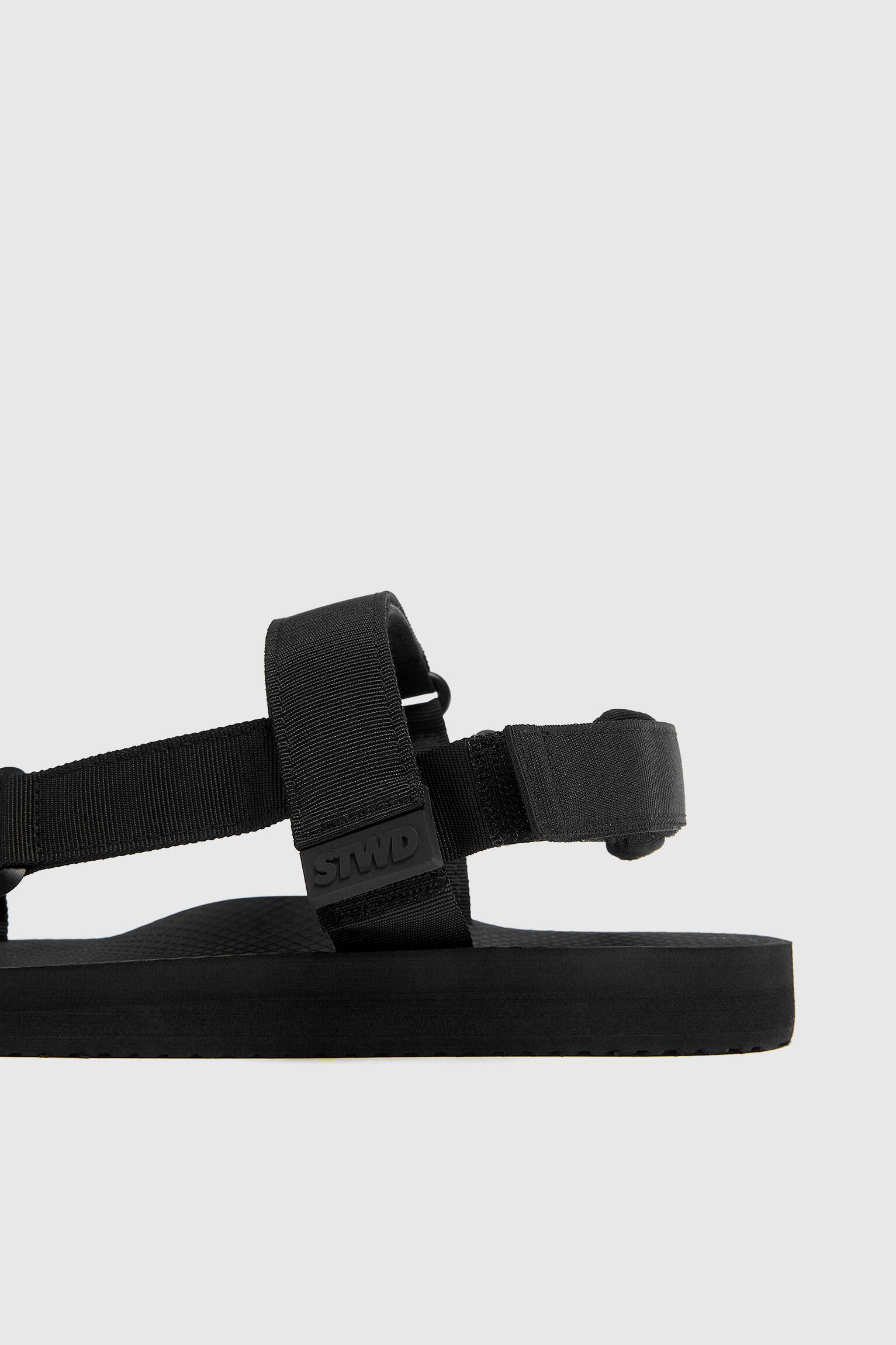pull and bear flat sandals
