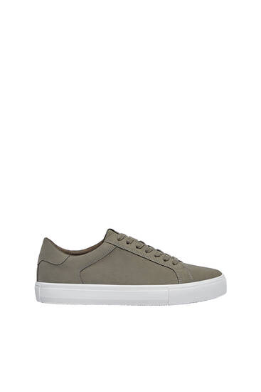 chaussure pull and bear