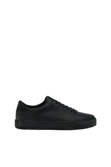 Casual perforated trainers