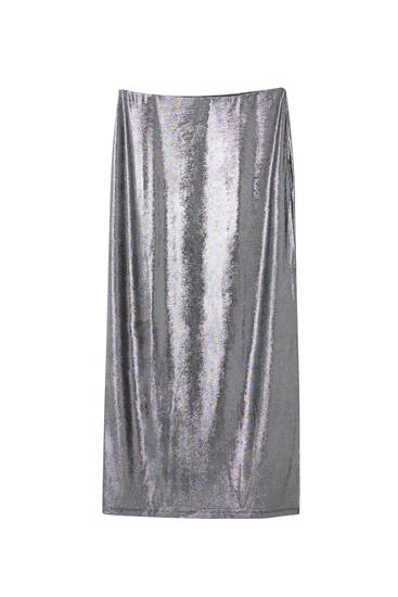 Long metallic skirt with slit